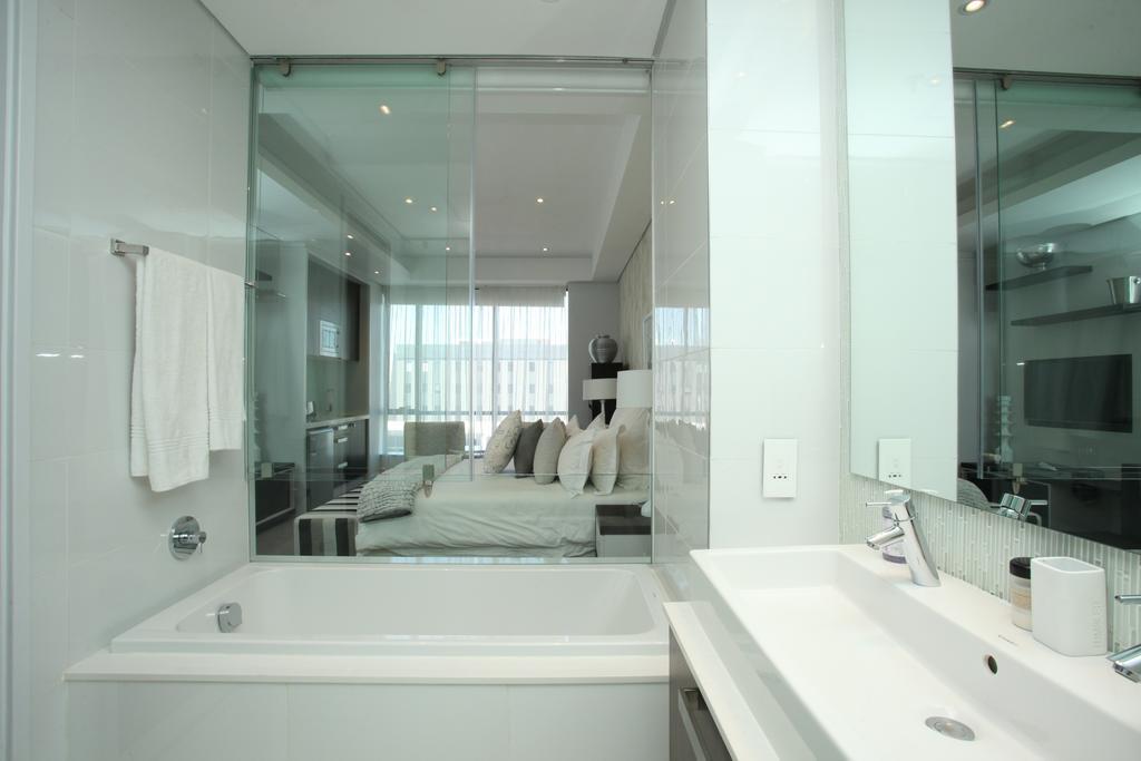 Luxury @ Sandton Skye Johannesburg Exterior photo