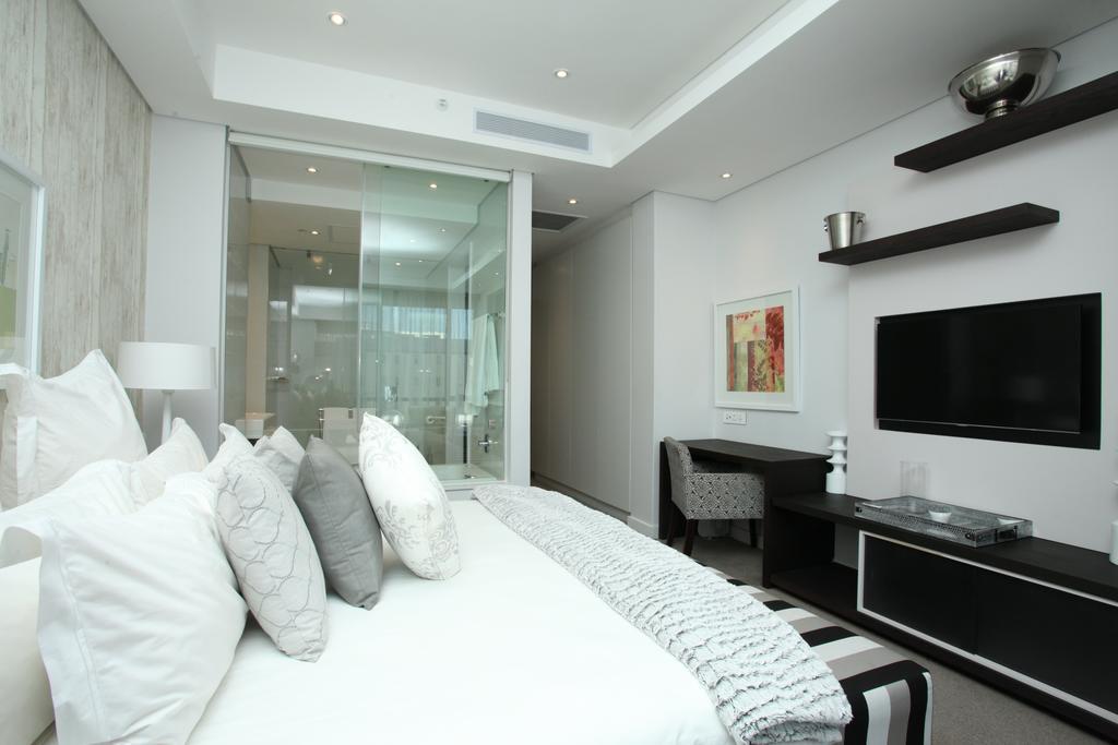 Luxury @ Sandton Skye Johannesburg Exterior photo